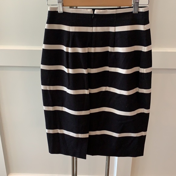 Black and White Pencil Skirt with some stretch - Picture 3 of 7